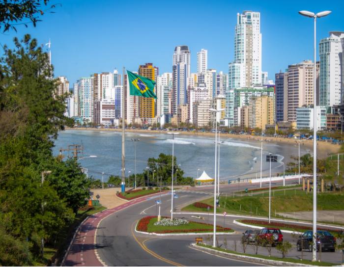 Navegando Pelas Belezas de Balneário Camboriú: Um Guia para Amantes do Mar